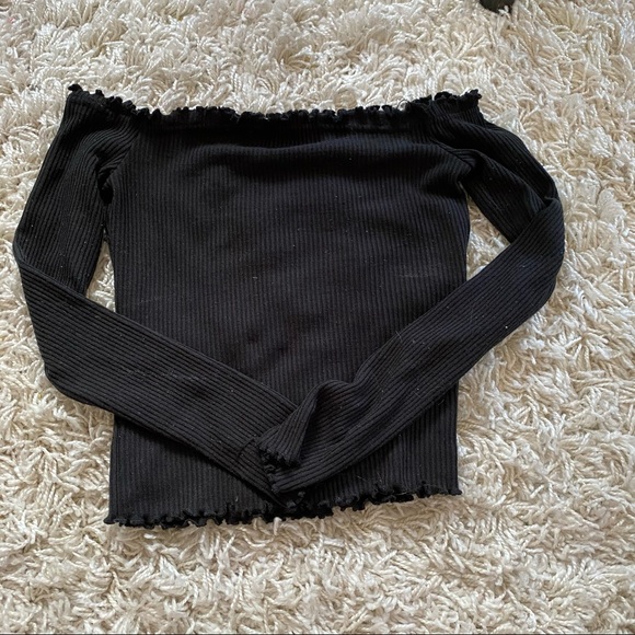 Black Ribbed Top - Picture 2 of 3